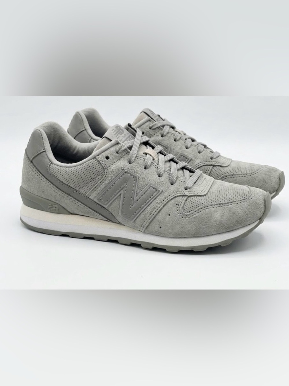 New Balance 696  women Grey Suede Retro Runner Sneakers size 8.5